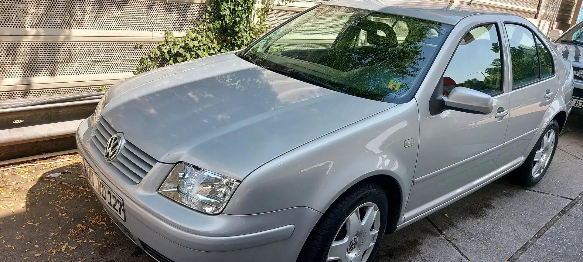 Volkswagen Bora 1.6 Comfortline,2Hand,Klimaautomatik,Tüv12/2026 Plateado - 1