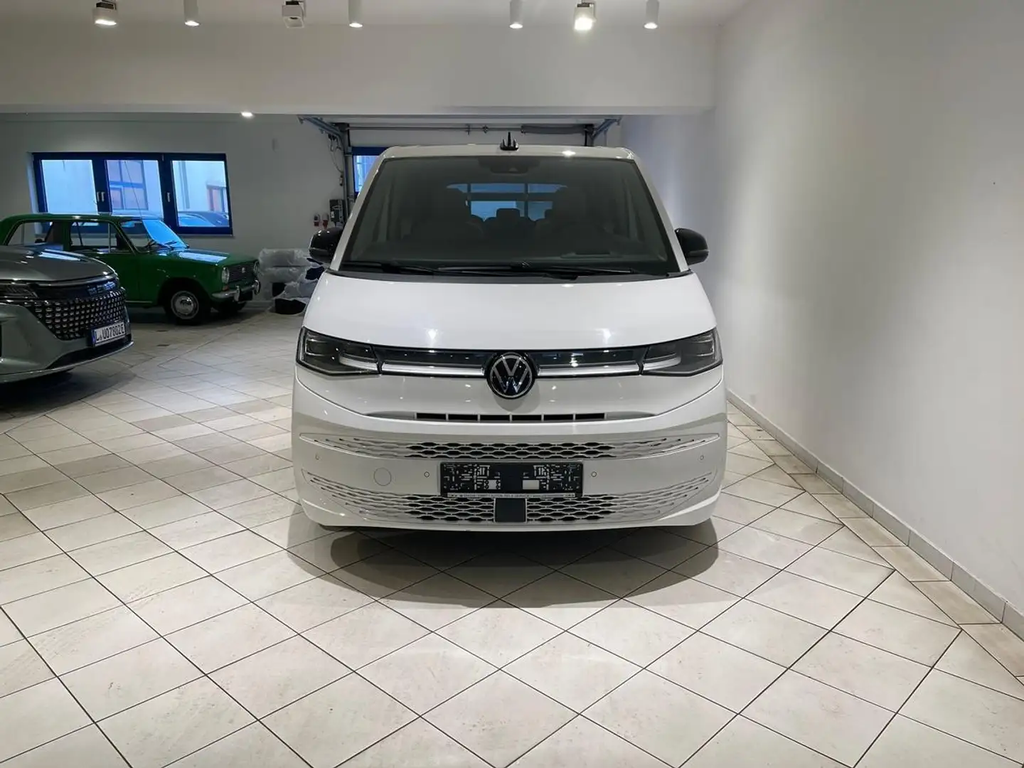 Volkswagen T7 Multivan 1.4TSI Hybrid Matrix HEAD-UP Harmann Weiß - 2