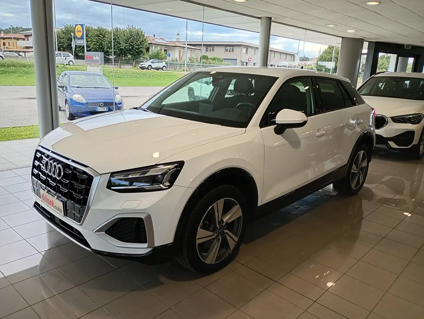Audi Q2 Q2 40 2.0 tfsi Admired Advanced quattro s-tronic Bianco - 2