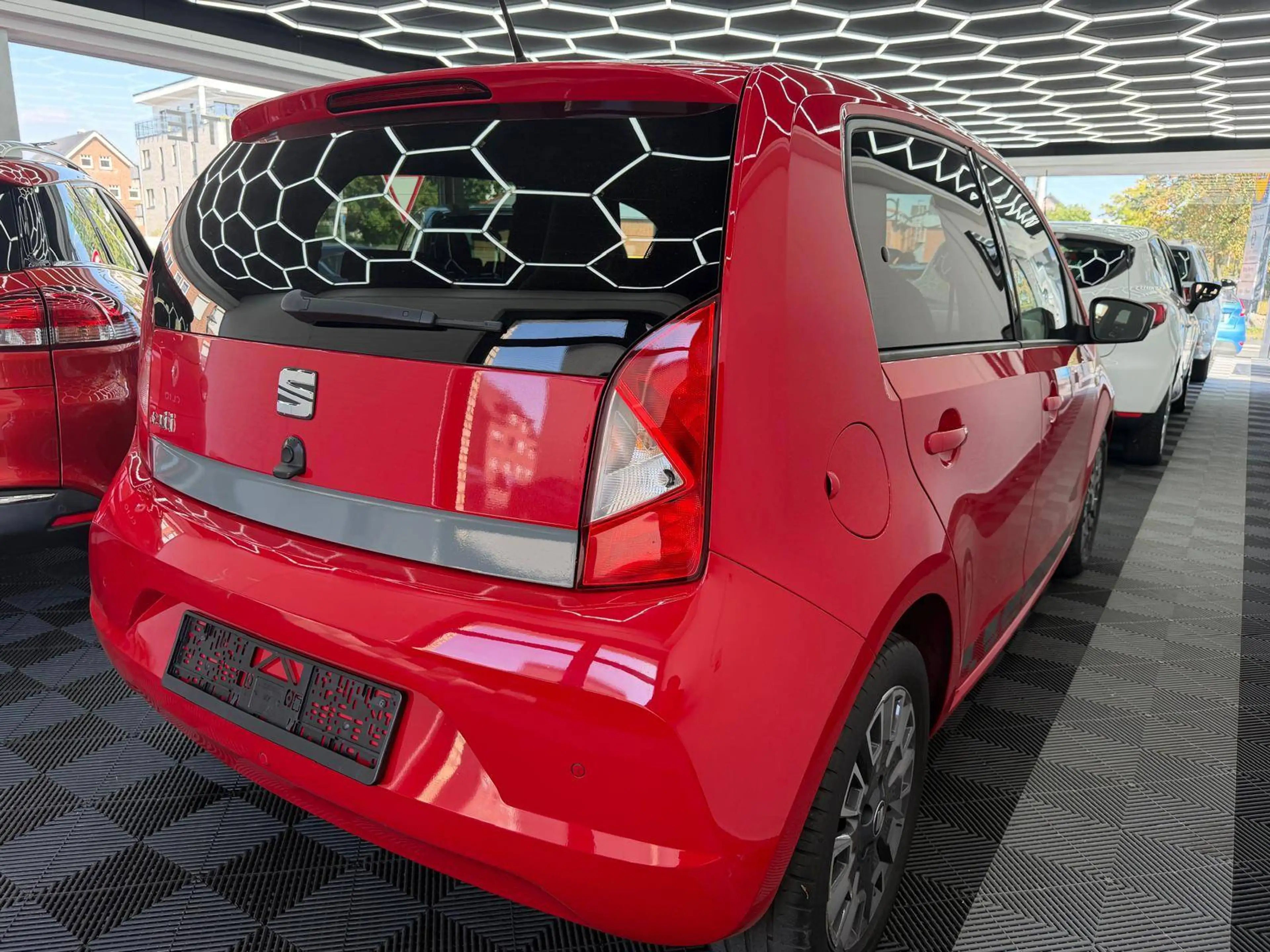 SEAT Mii Chic*Alu*Lichtautomatik*PDC*Sitzheizung*Tempomat*Sehr gepflegt — photo 4