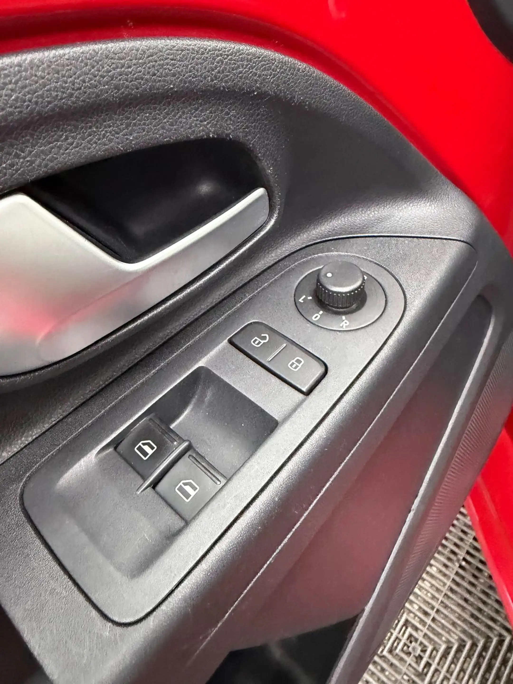 SEAT Mii Chic*Alu*Lichtautomatik*PDC*Sitzheizung*Tempomat*Sehr gepflegt — photo 9