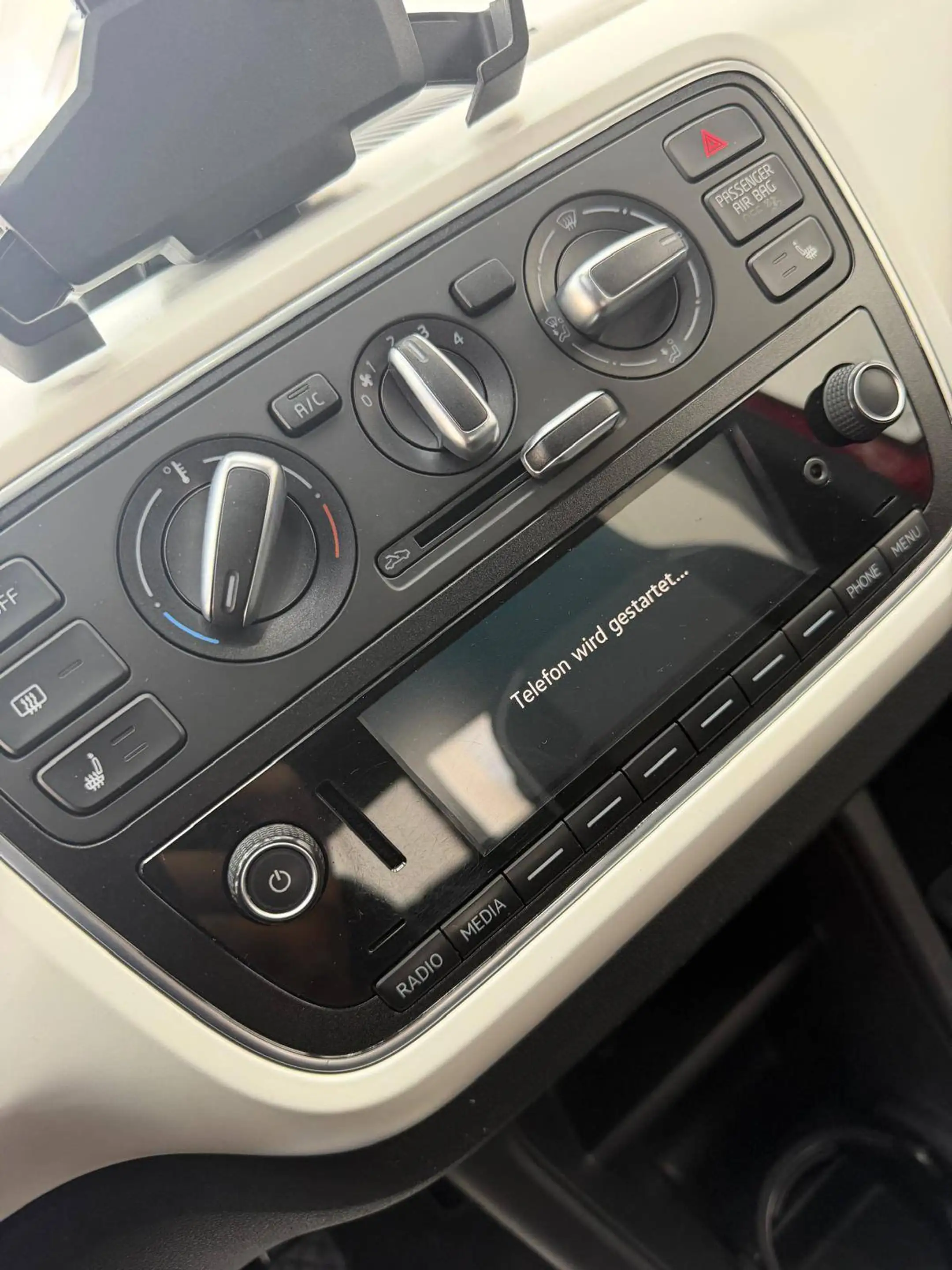 SEAT Mii Chic*Alu*Lichtautomatik*PDC*Sitzheizung*Tempomat*Sehr gepflegt — photo 10