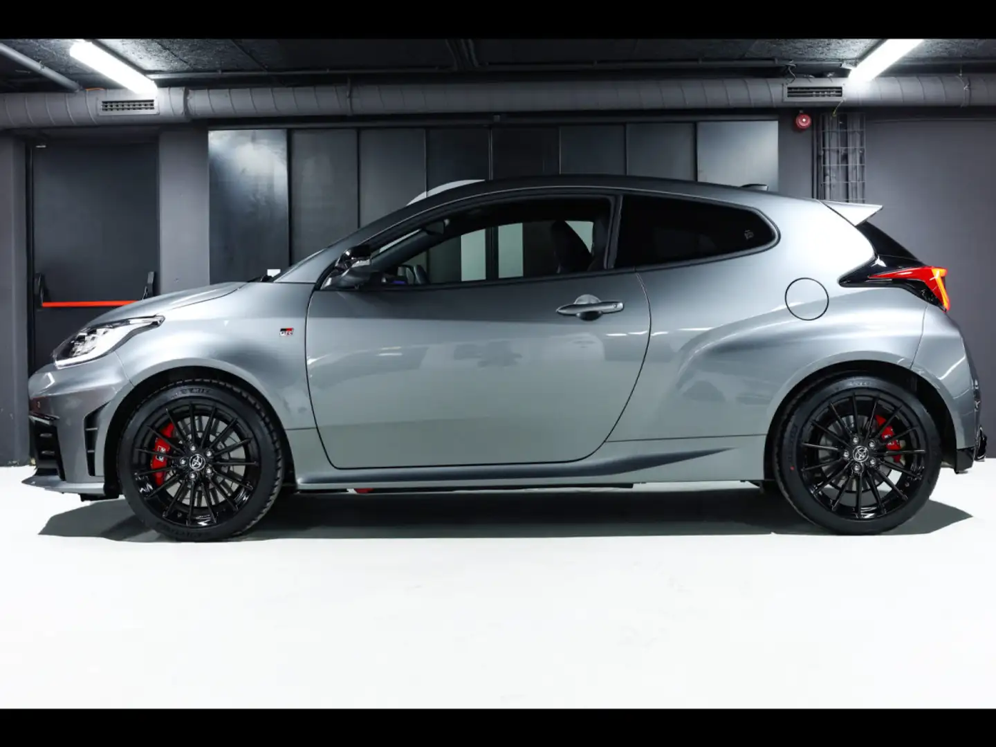 Toyota Yaris GR GR-FOUR 1.6 TURBO AUTO PACK PREMIUM MY25°JBL Gris - 2