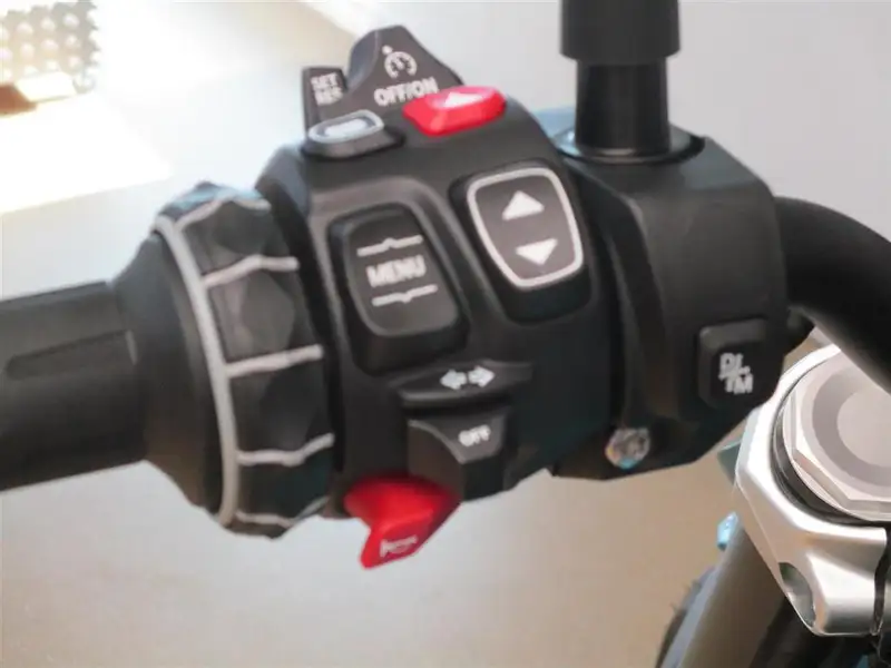 BMW R 1300 R - foto 7