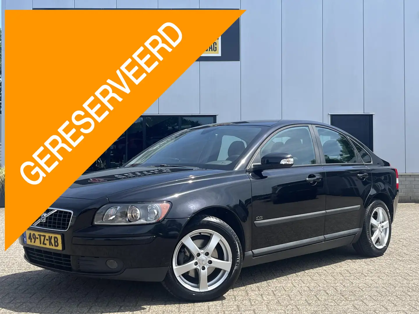Volvo S40 1.6 APK 04-2027 AIRCO CRUISE TREKHAAK Schwarz - 1