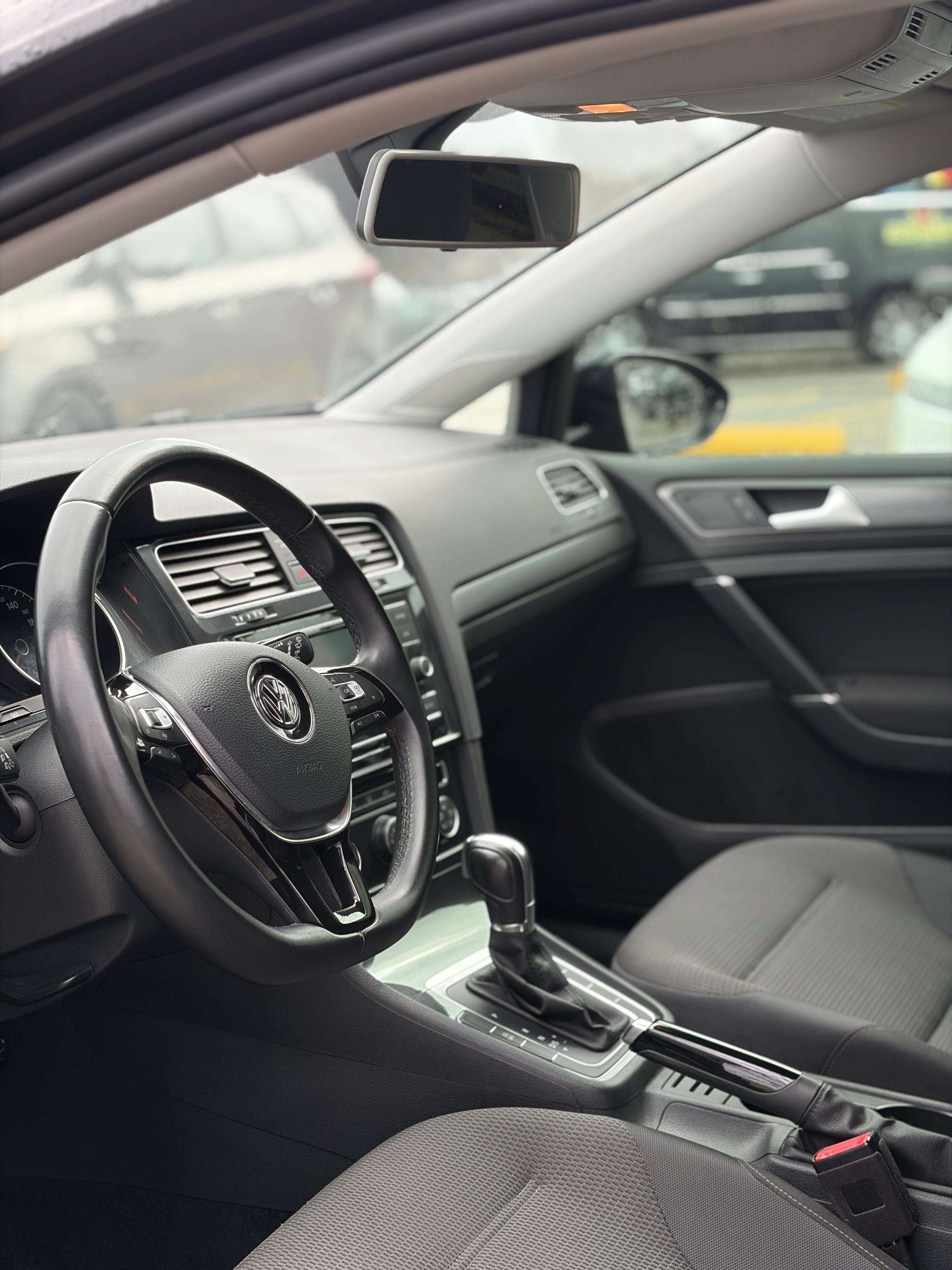 2019 Volkswagen Golf SE thumb 7