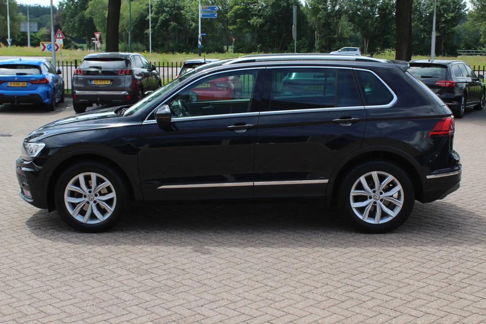 Volkswagen Tiguan 1.4 TSI 4Motion Highline / Trekhaak / Camera / Vir Noir - 1