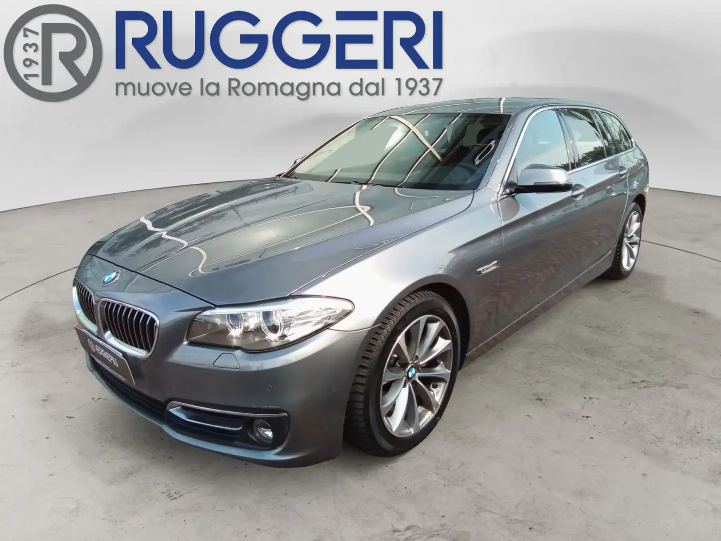BMW 520 520d Touring Luxury Grau - 1