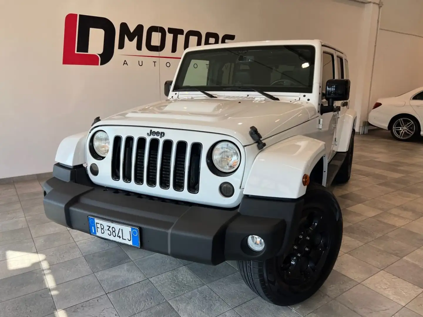 Jeep Wrangler Unlimited 2.8 CRD DPF Sahara Auto Bianco - 2