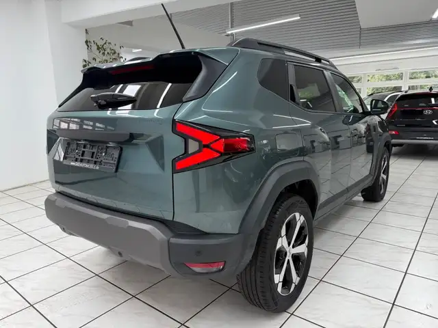 Dacia Duster view 3