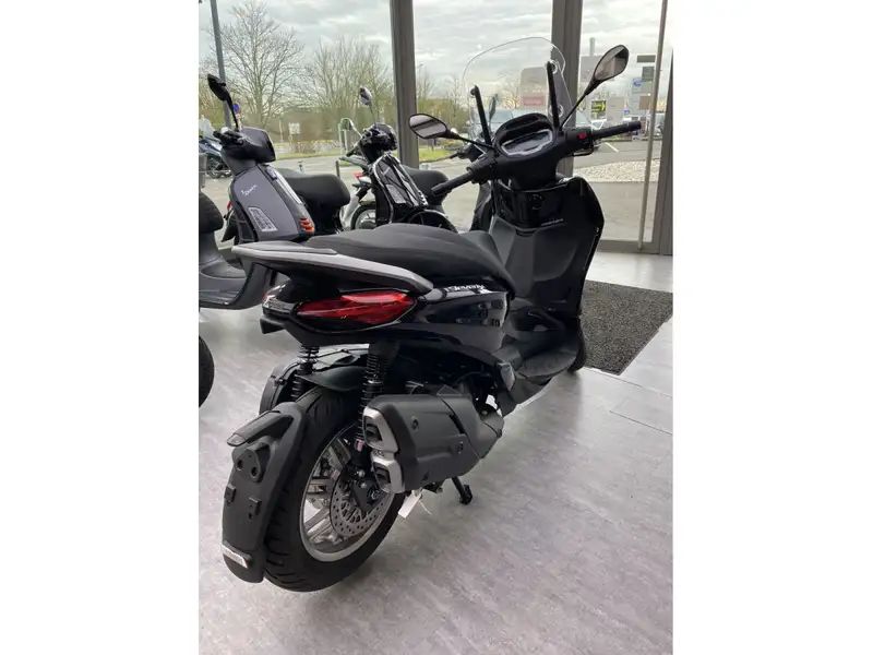 Piaggio Beverly 400 - foto 4