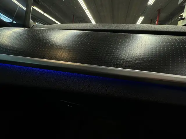 BMW 5 Series view 20