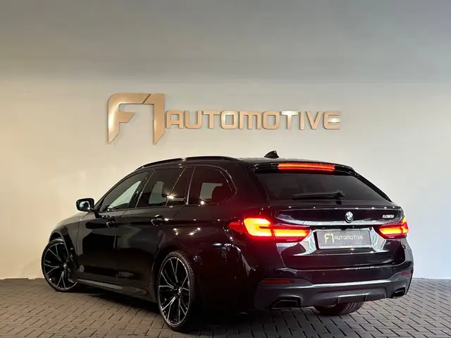 BMW 5 Series view 8