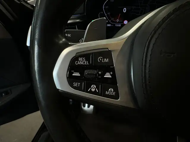 BMW 5 Series view 15