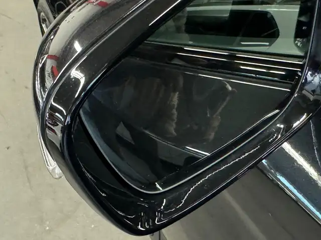 BMW 5 Series view 28