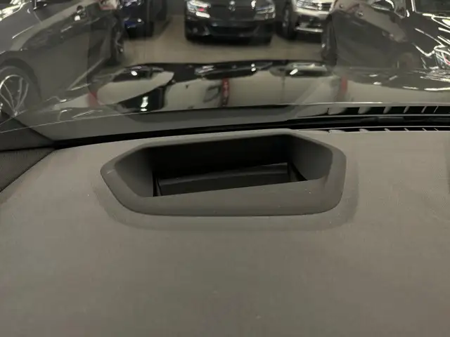 BMW 5 Series view 22
