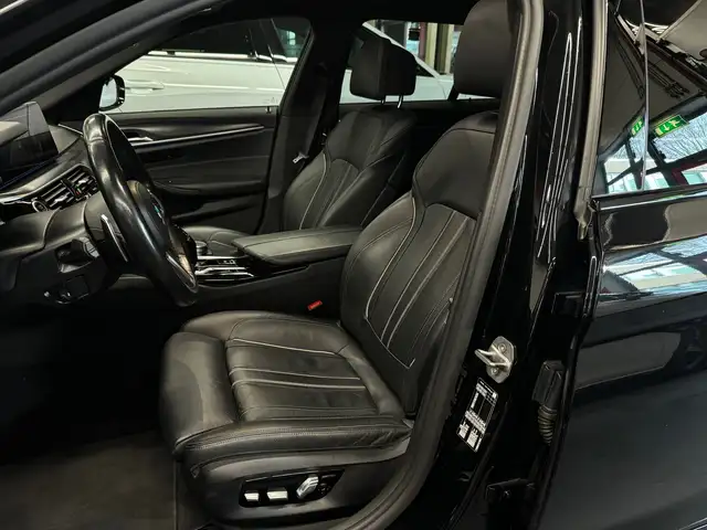 BMW 5 Series view 6