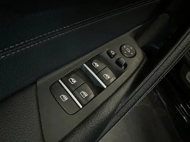 BMW 5 Series view 23