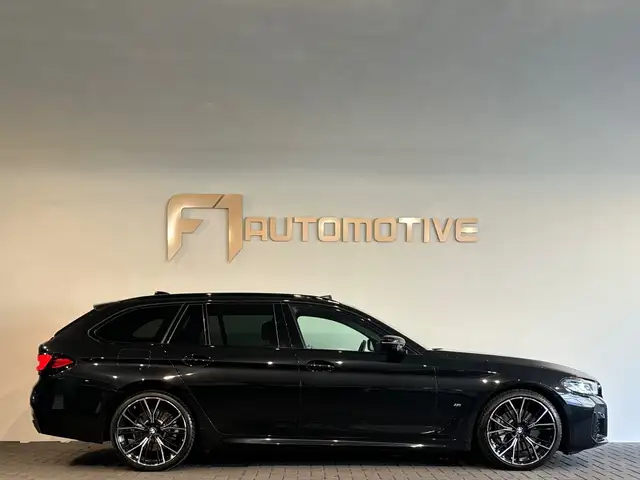 BMW 5 Series view 10
