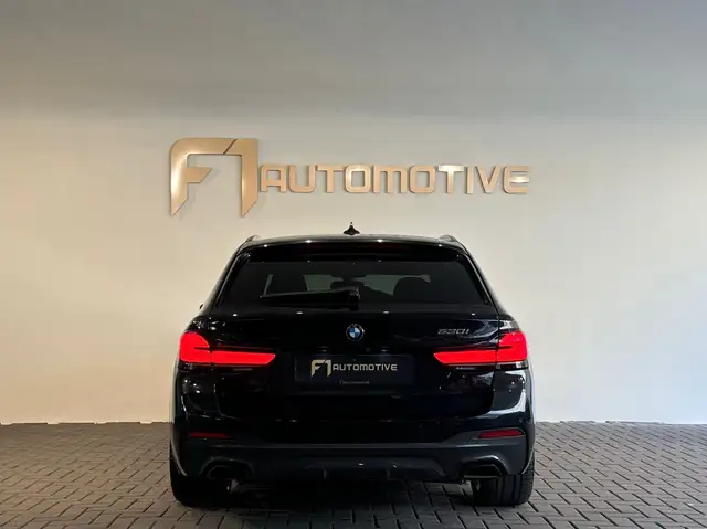 BMW 5 Series view 11