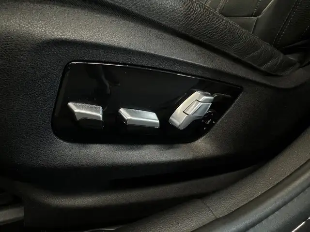 BMW 5 Series view 19