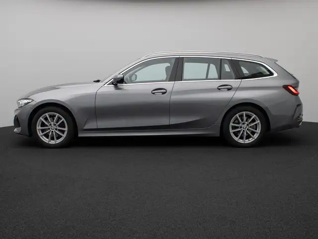 BMW 3 Series view 11