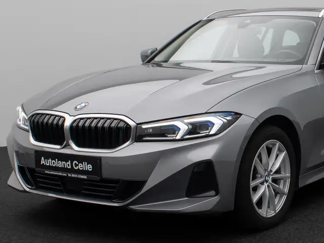 BMW 3 Series view 18