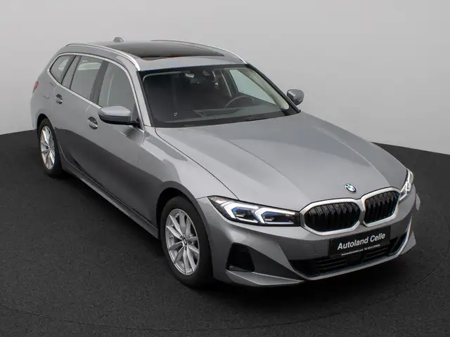 BMW 3 Series view 3