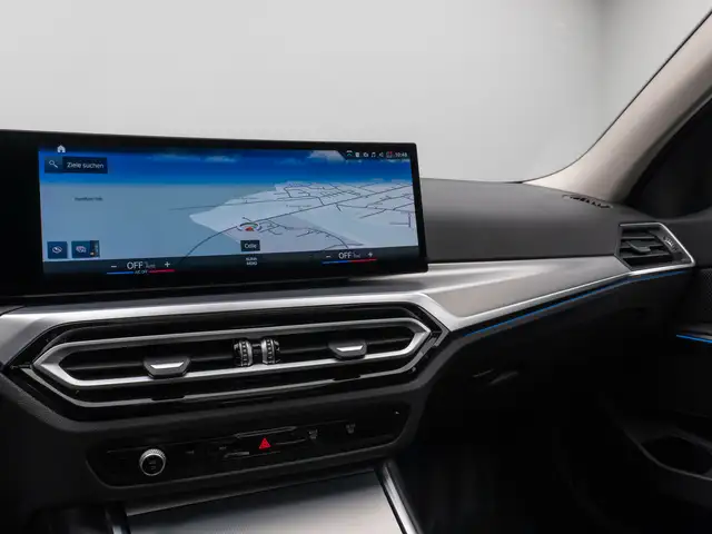 BMW 3 Series view 22