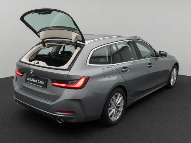 BMW 3 Series view 13
