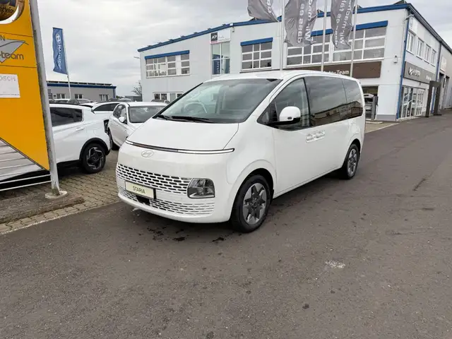 Hyundai STARIA HEV Trend 9-Sitzer Automatik 360°