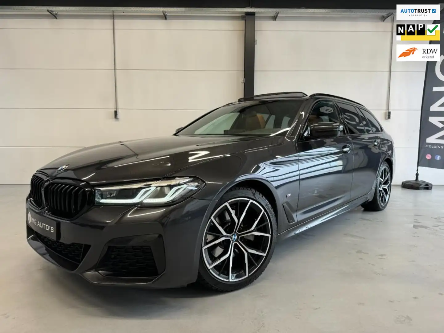 BMW 520 5-serie Touring 520i |M-Sport|PANO|Memory|Laser|VO Gris - 1