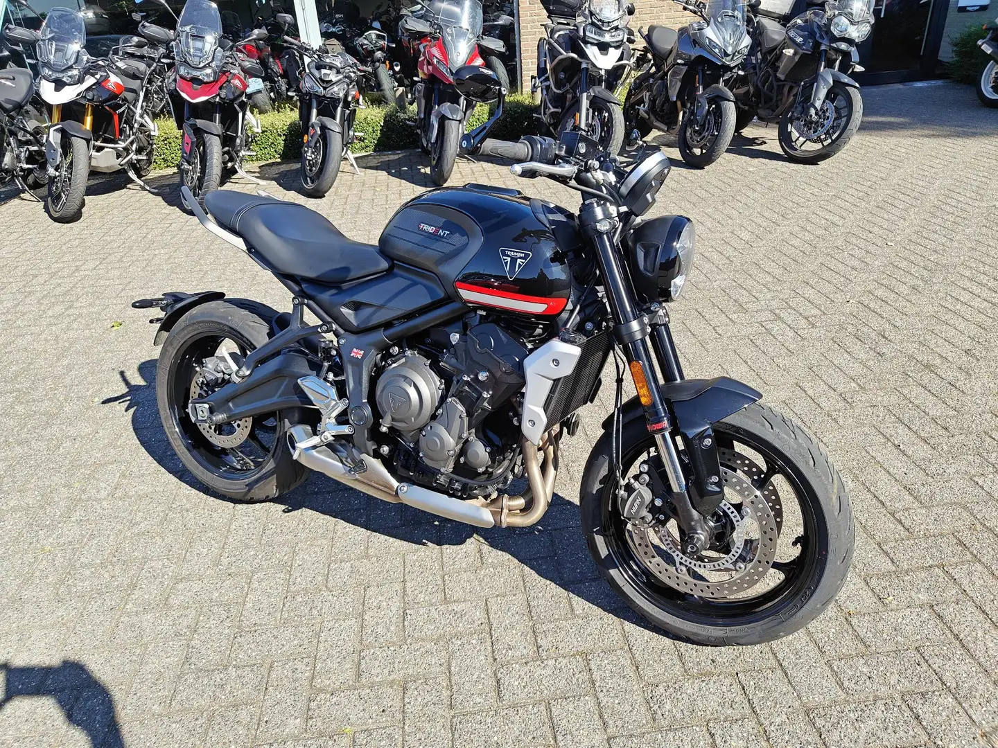 Triumph Trident 660 Noir - 1