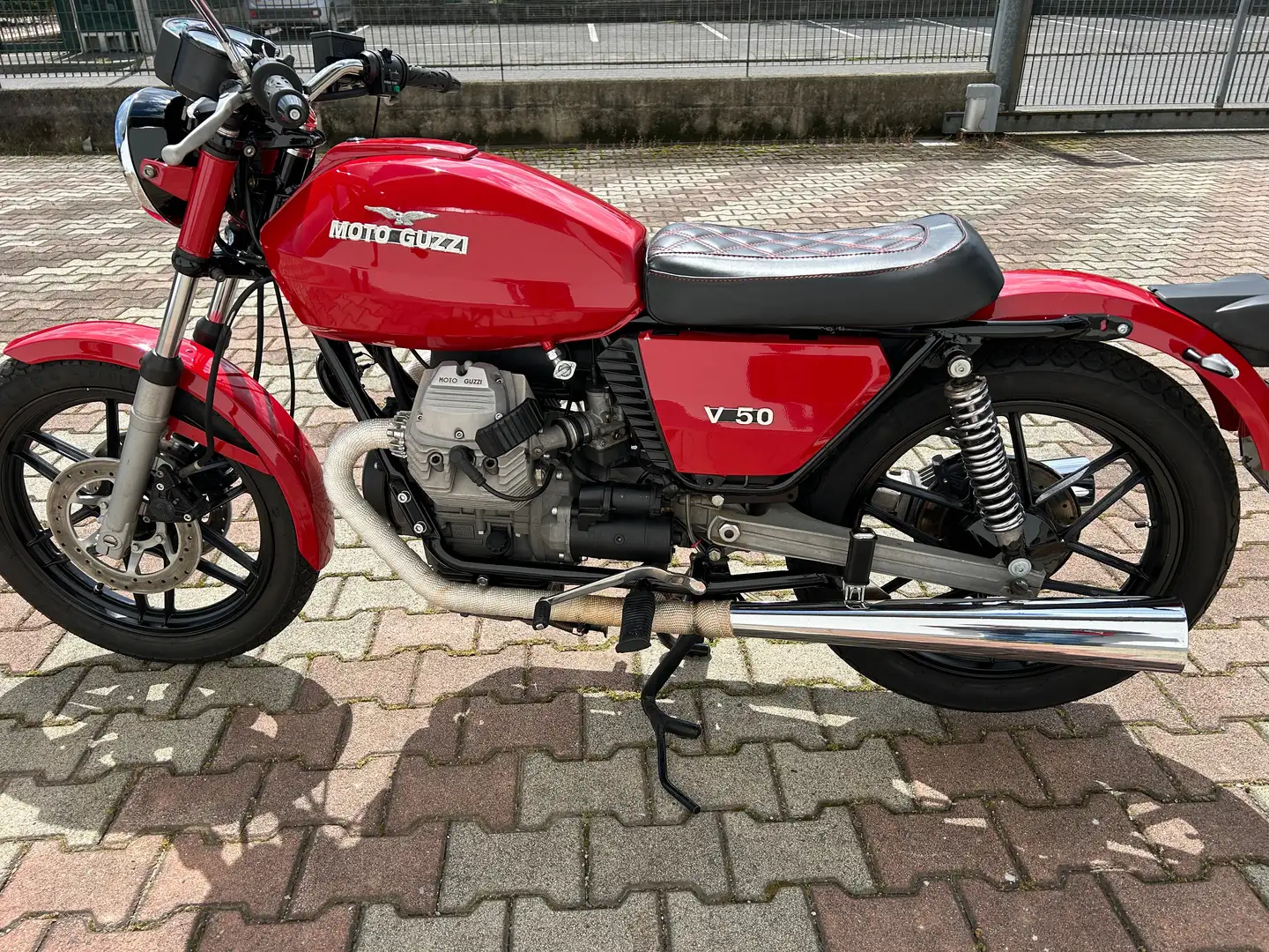 Moto Guzzi V 50 Czerwony - 2