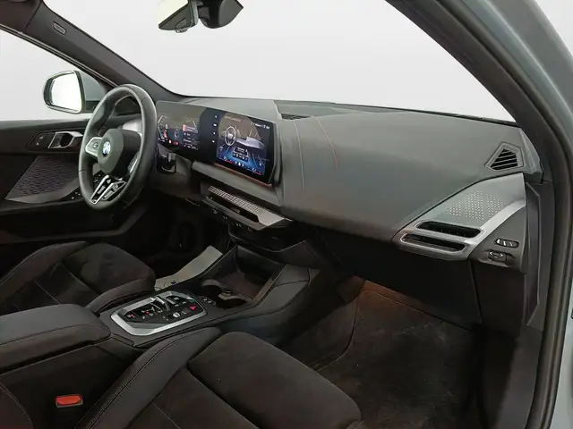 BMW 1 Series view 10