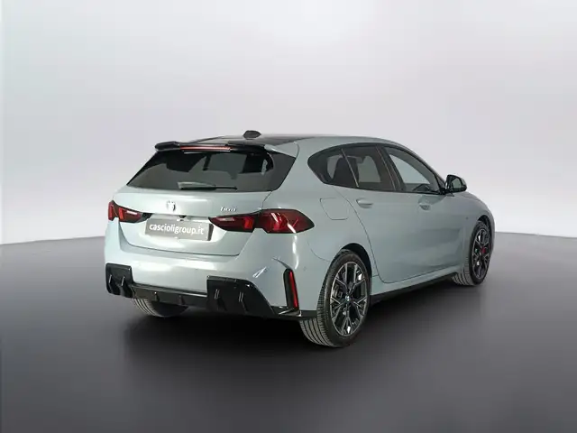 BMW 1 Series view 4