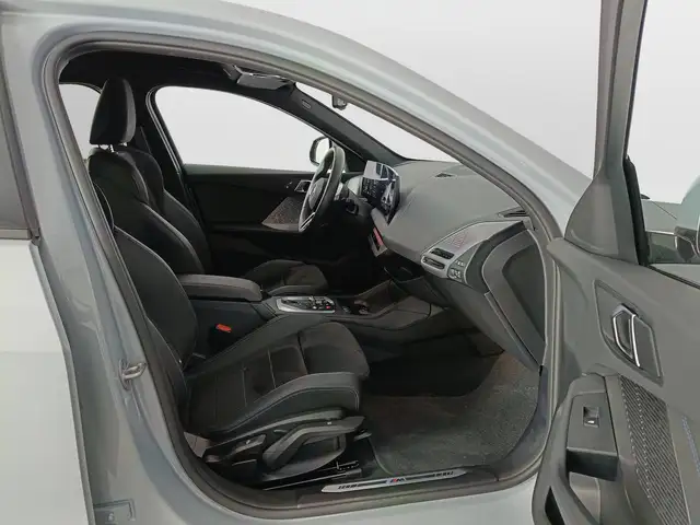 BMW 1 Series view 11