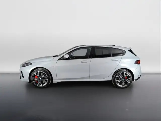 BMW 1 Series view 6
