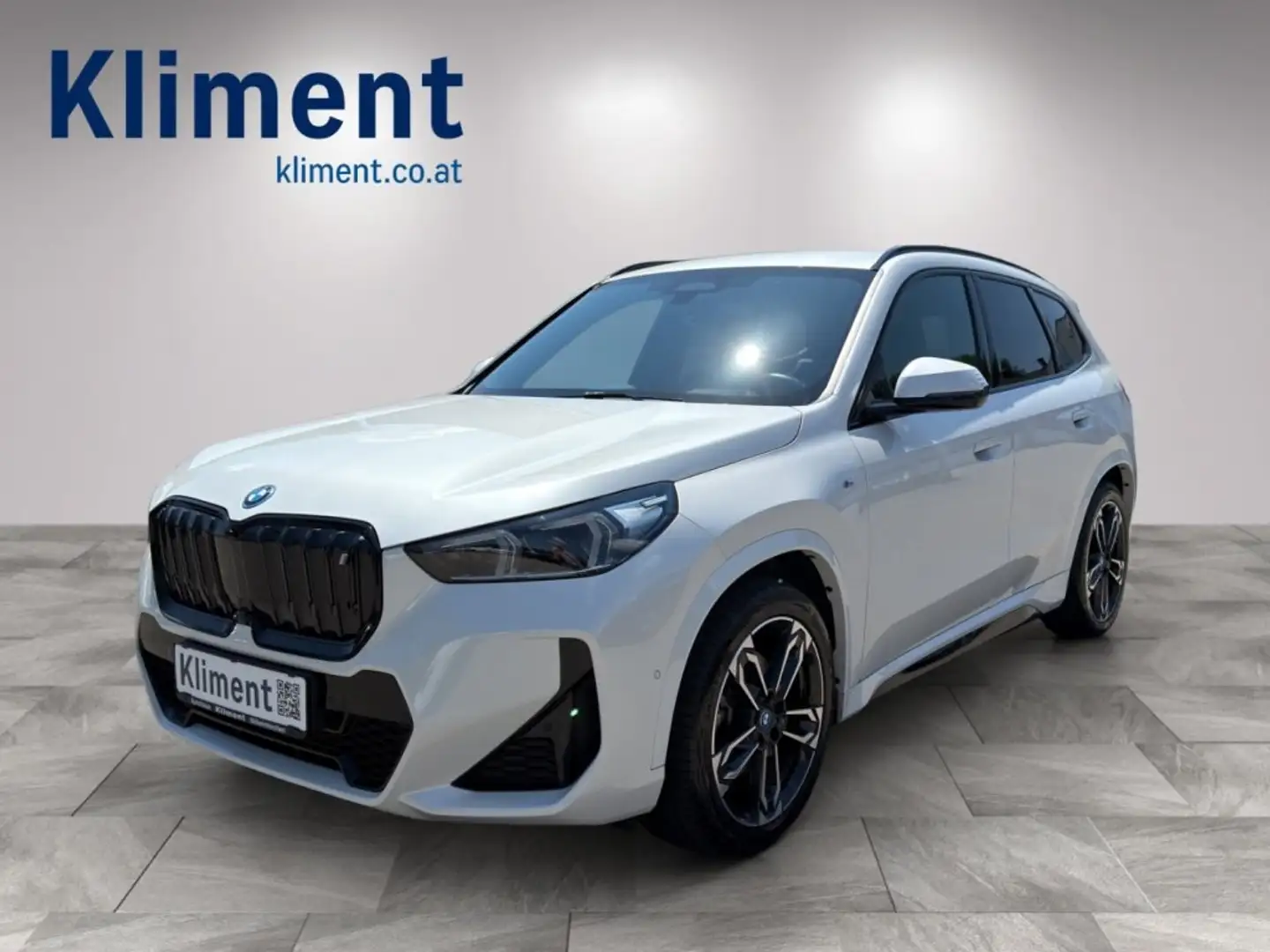BMW iX1 xDrive30 64,7kWh Weiß - 1