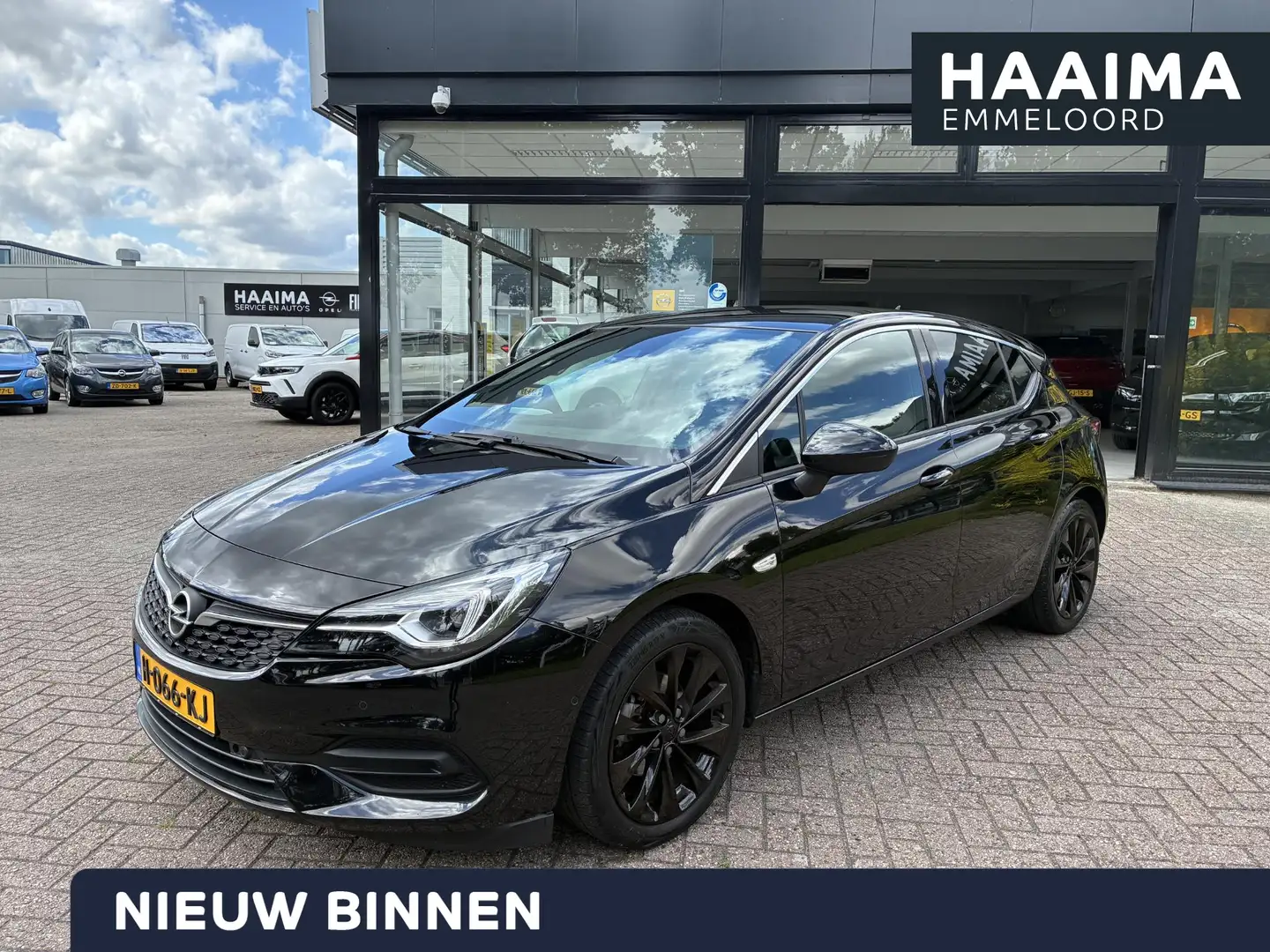 Opel Astra 5-drs 1.2 Turbo Innovation | 17" LMV | Stoel & Stu Zwart - 1