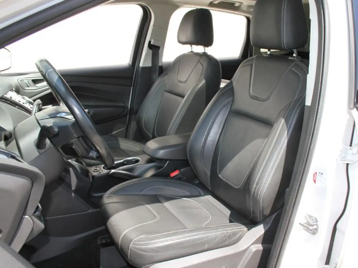 Ford Kuga 2.0 Titanium Auto. Xenon Allrad Navi Leder Weiß - 2
