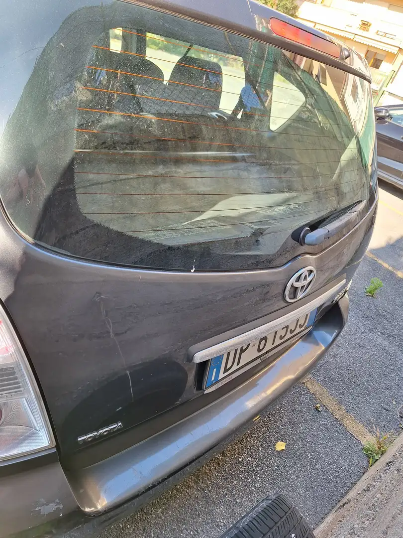 Toyota Corolla Verso Серый - 1