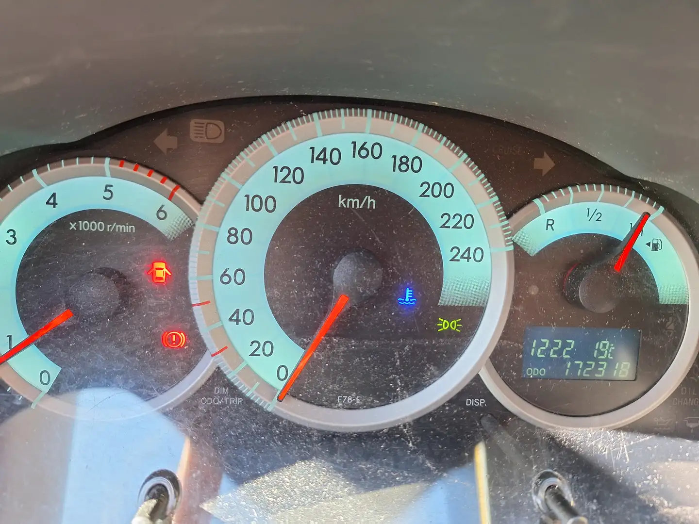 Toyota Corolla Verso Серый - 2