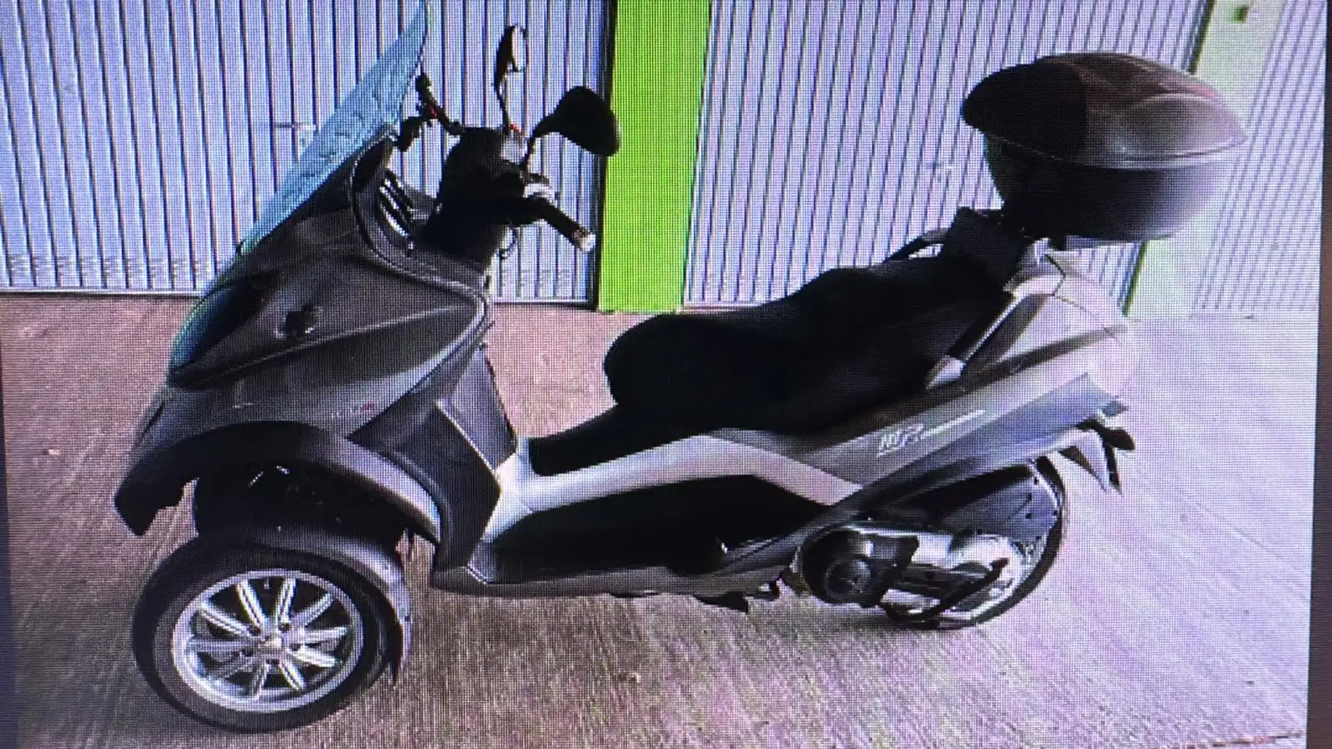 Piaggio MP3 400 Grau - 1