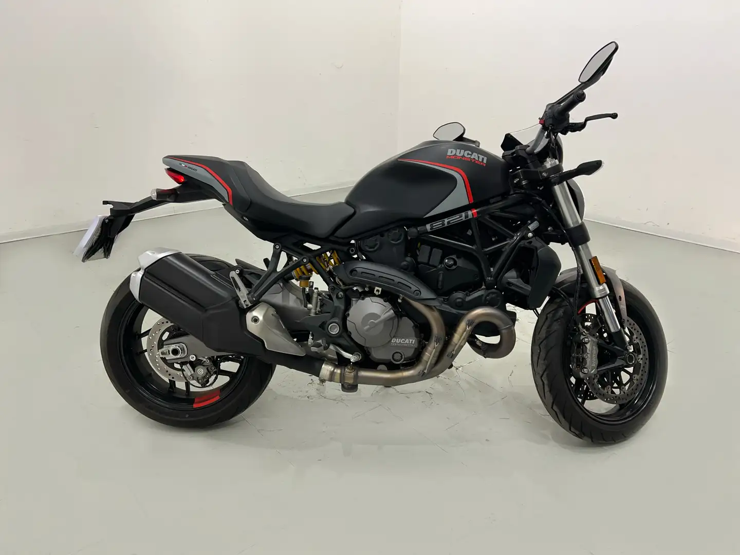 Ducati Monster 821 STEALTH Siyah - 2