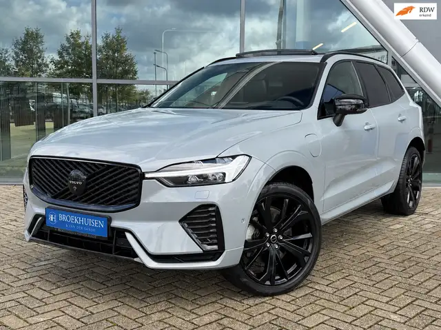 Volvo XC60 2.0 T8 Plug-in hybrid FACELIFT AWD Black Edition 4