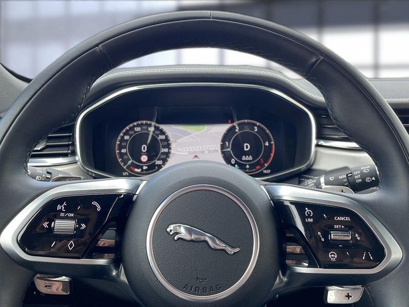 Jaguar F-Pace D200 AWD R-Dynamic S — photo 12