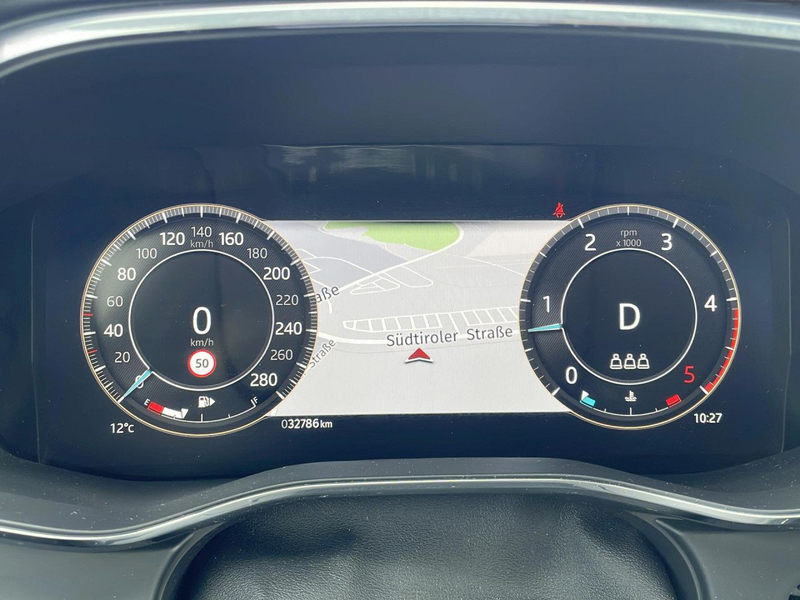 Jaguar F-Pace D200 AWD R-Dynamic S — photo 13