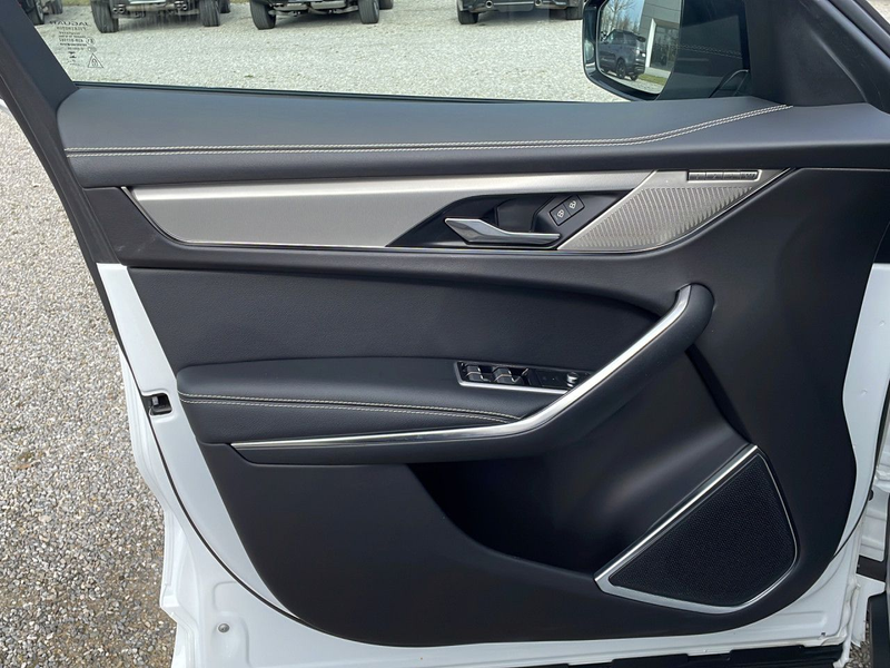 Jaguar F-Pace D200 AWD R-Dynamic S — photo 9