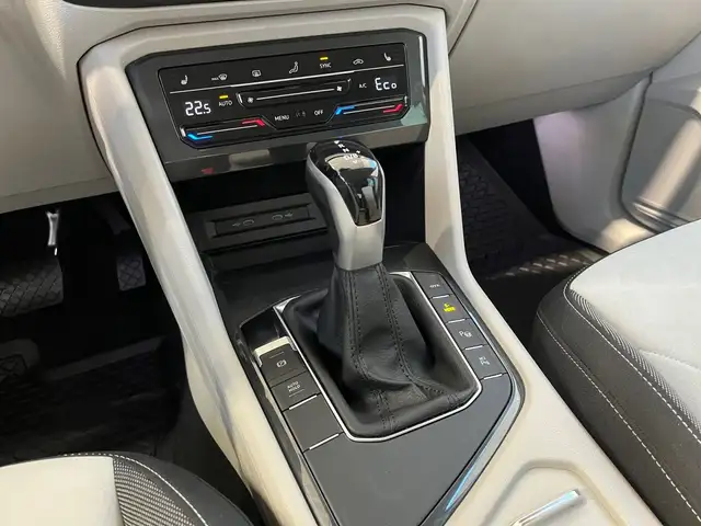 Volkswagen Tiguan view 9